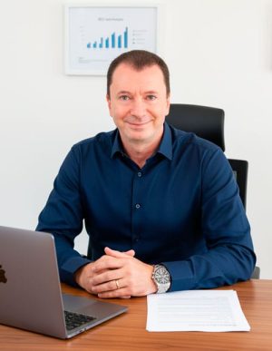 consultor-seo-adriano consultor-seo-adriano